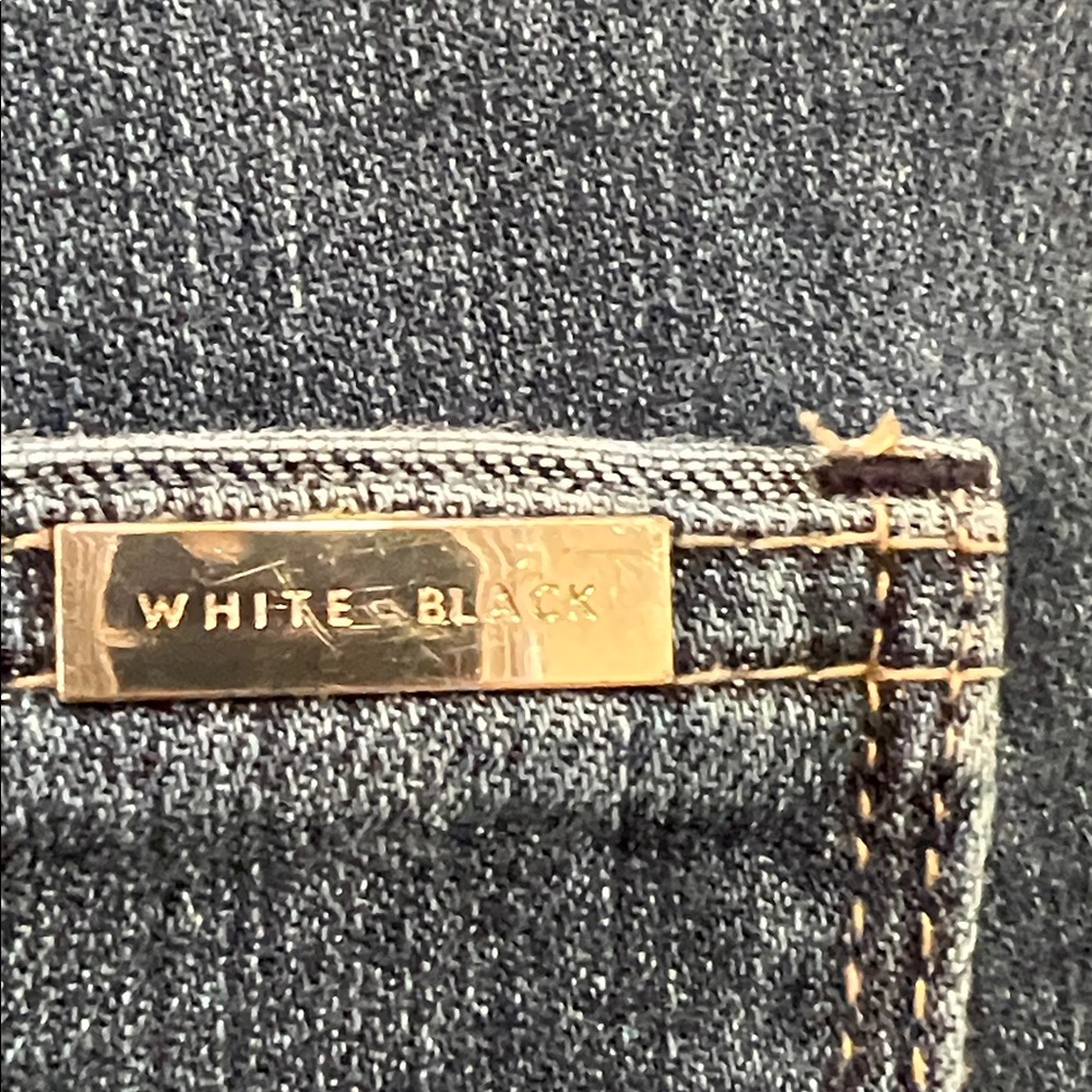 White House Black Market The Girlfriend Distressed Jeans Size 4 - Picture 8 of 12